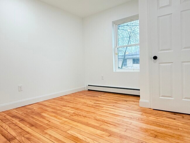 Building Photo - 23 Bellevue St