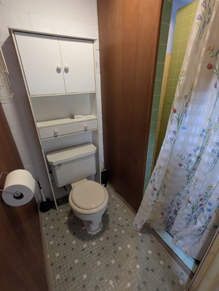 Building Photo - 1810 Midway Dr