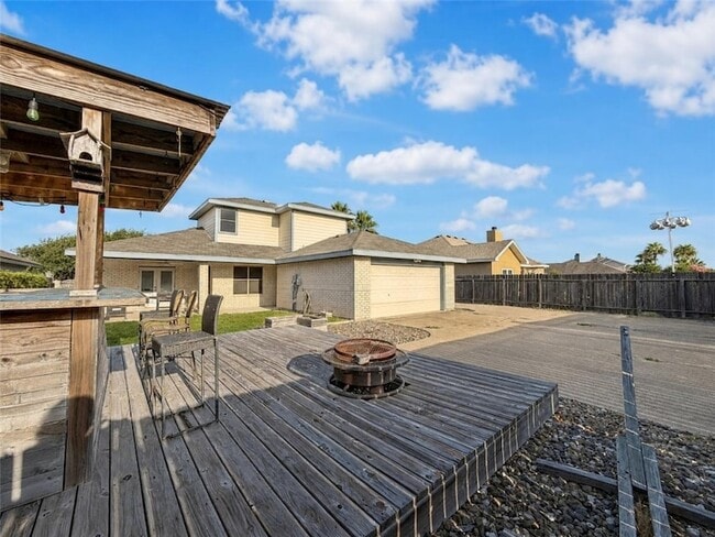 Building Photo - 15334 Barataria Dr