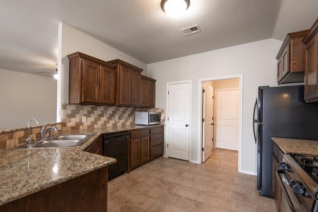 Building Photo - 14358 Redvine Rd