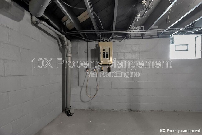 Building Photo - 532 S Terrace Ave