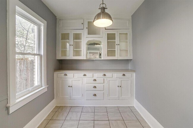 Building Photo - Charming 3 Bedroom Home in Desired TCU Neighborhood