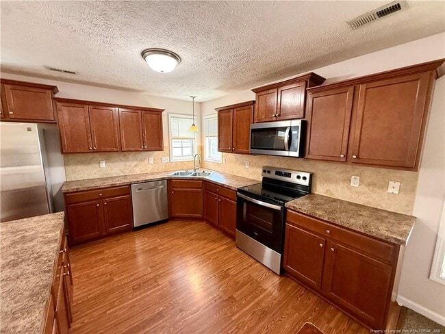 Building Photo - 2513 Hunting Bow Dr