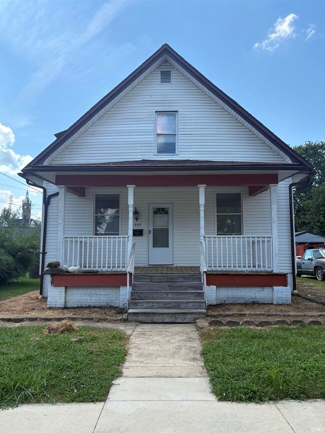 Primary Photo - 1305 Mill St