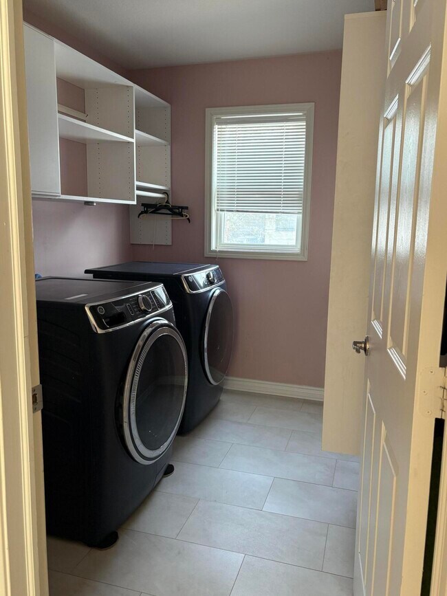 Building Photo - 1280 Waterways Dr