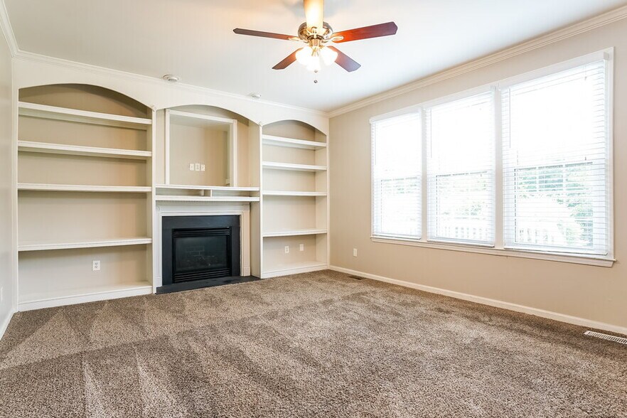 Building Photo - 5105 Spoolin Ct