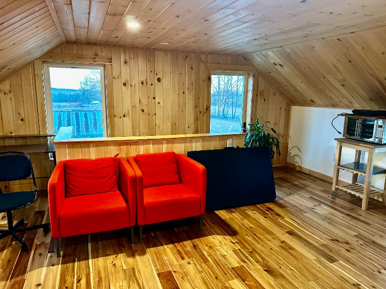 Primary Photo - 26 Ginkgo Wy