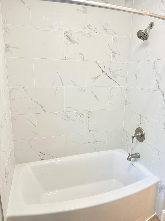 Building Photo - 1126 E Dartmouth Ln