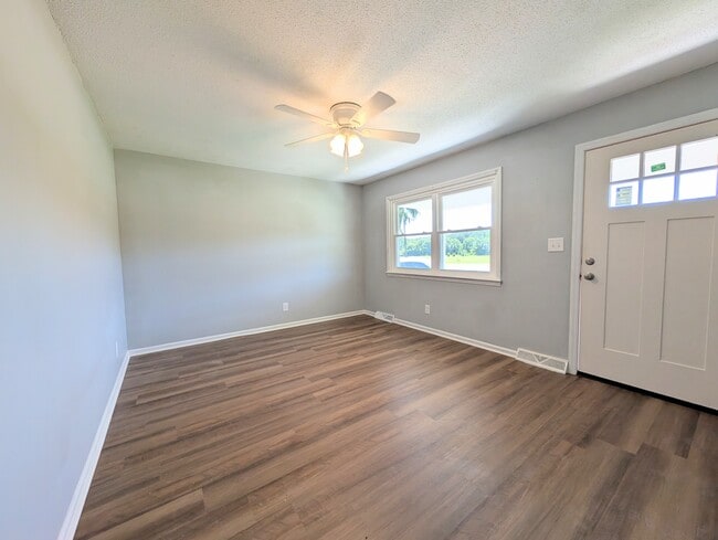 Building Photo - 507 J C Dellinger Rd