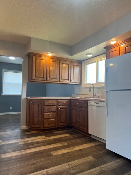 Building Photo - 8005 Casualwood Ct