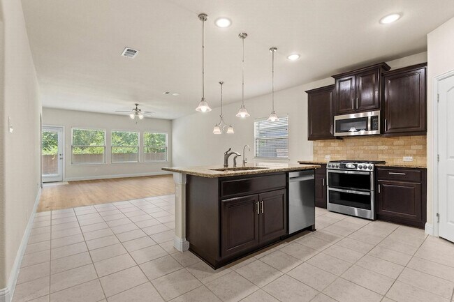 Building Photo - 7822 Cottonwood Dr