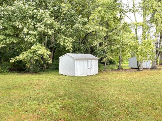 Building Photo - RENOVATED Cozy Ranch Rental Waiting For You!!