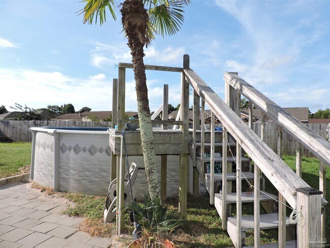 Building Photo - 12134 Longwood Dr