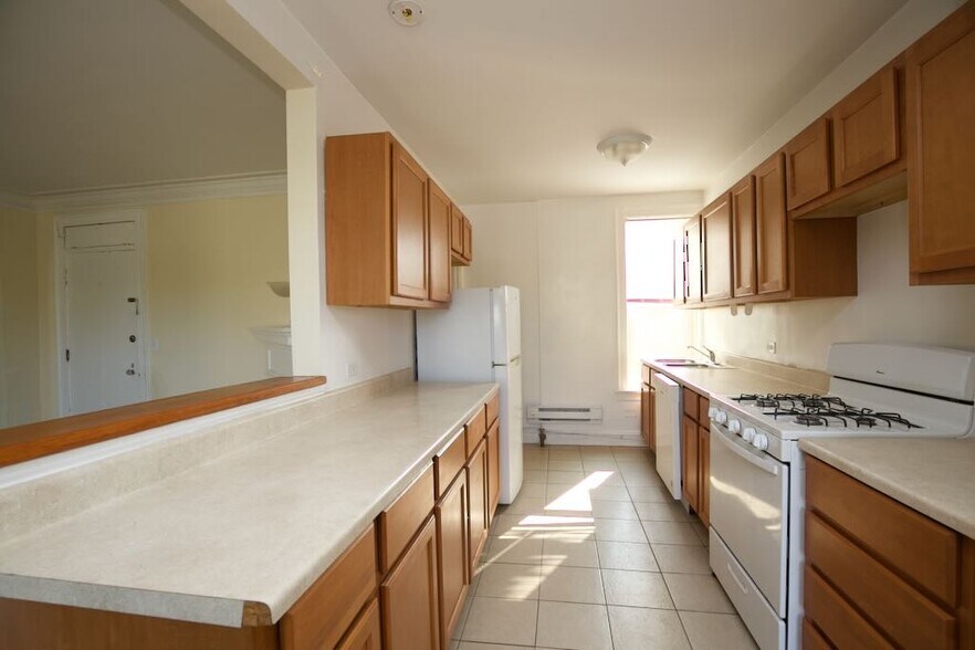 Building Photo - 808 Green Bay Rd