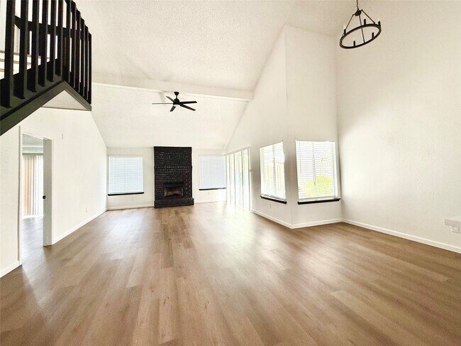 Building Photo - 11910 Green Glade Dr