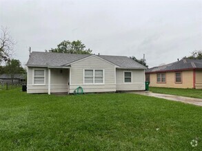 Building Photo - 1232 Chevy Chase Dr
