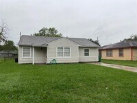 Building Photo - 1232 Chevy Chase Dr