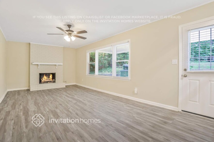 Building Photo - 695 Hickory Ridge Rd SW