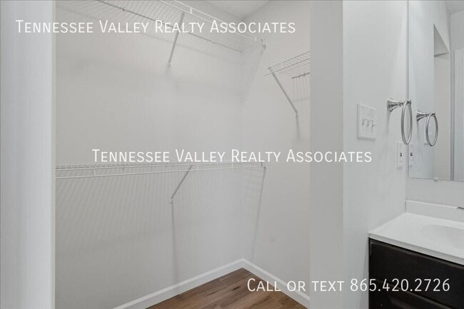 Building Photo - 1820 Andes Rd