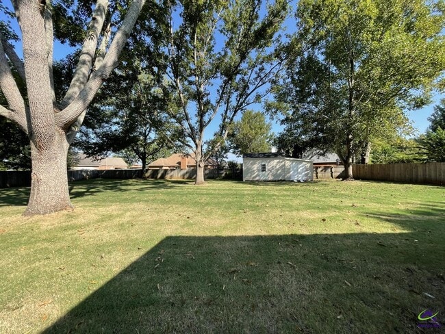 Building Photo - 102 S Gala Ct