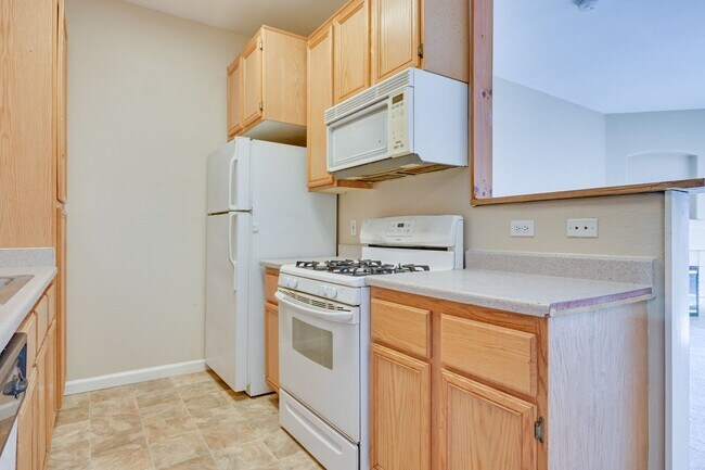 Building Photo - NE Near Nellis! Gated! Community Pool, Spa...