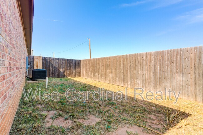 Building Photo - 17815 Private Rd 2160