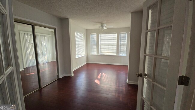 Building Photo - 1308 Red Deer Way