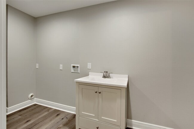 Building Photo - 202 Brandywyne Dr