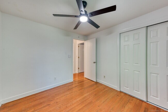 Building Photo - 16 Westgate Ln