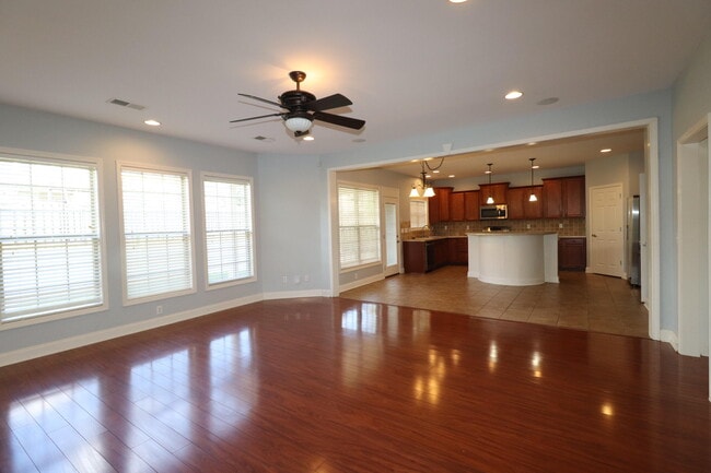 Building Photo - 417 Courchelle Dr