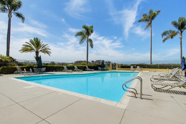 Building Photo - Carlsbad Condo West of 5 Freeway with Lagoon Access - Available Now!
