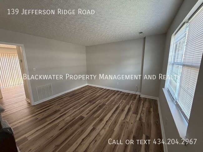 Building Photo - 139 Jefferson Ridge Rd