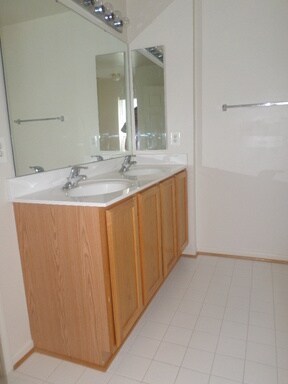 Building Photo - 4712 Hanrahan Pl