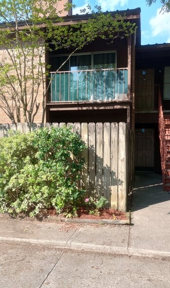 Building Photo - 7733 Bles Ave