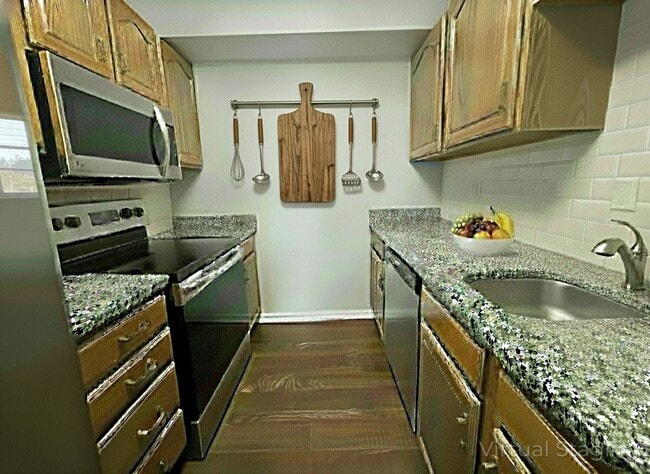 Building Photo - Price Reduction - Spacious 3 bedroom 3.5 Baths 2 Home Offices/Non Conforming Room 2 Car Garage in...