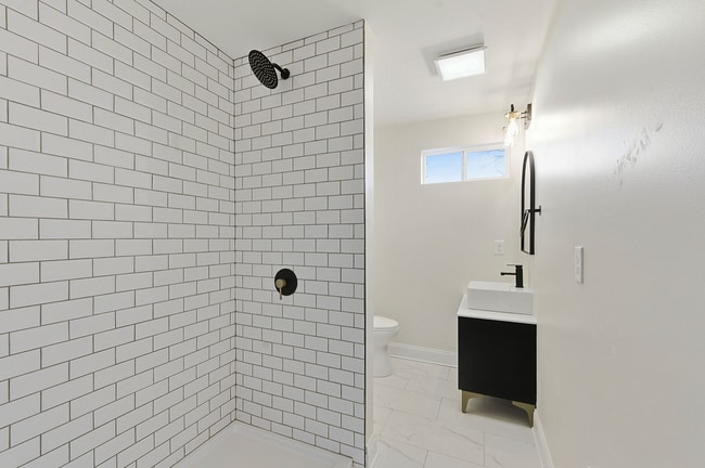 Building Photo - 4414 Whetsel Ave