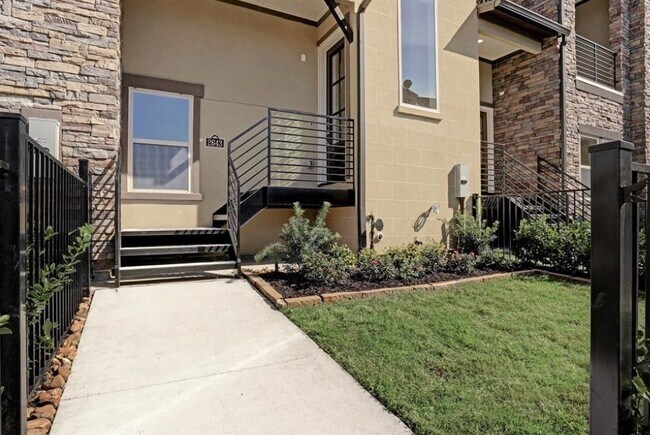 Building Photo - 2643 Fountain Key Blvd