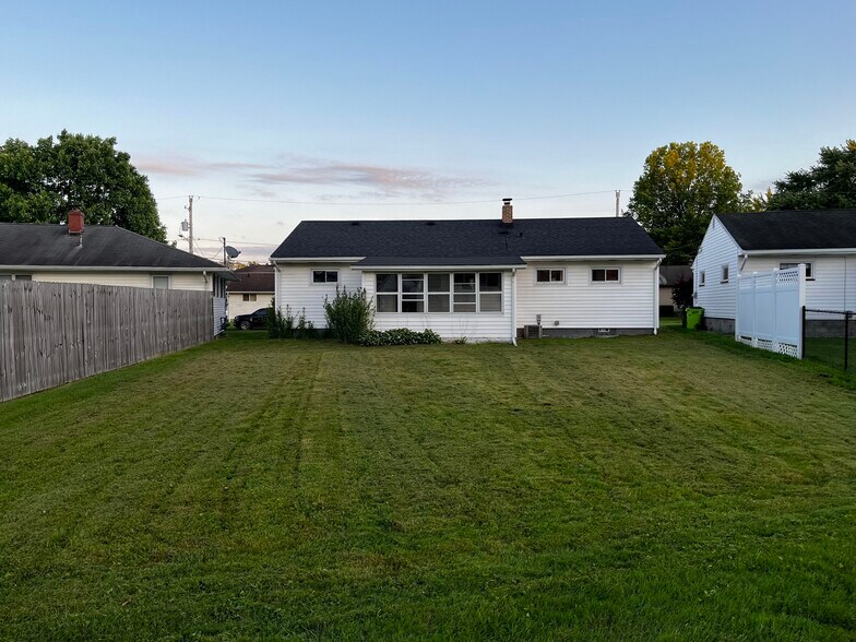 Building Photo - 416 Lemae St