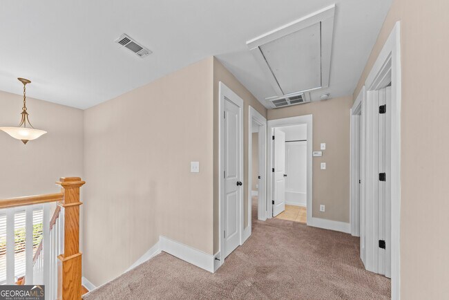 Building Photo - 135 Idlewilde Dr