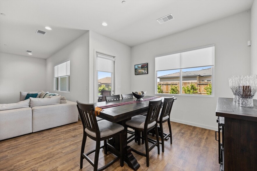 Building Photo - 815 Gilsum Ct