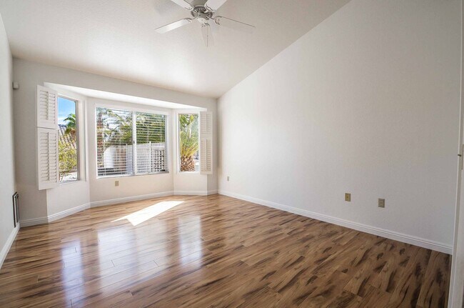 Building Photo - Sun City Summerlin - Golf Course Community...
