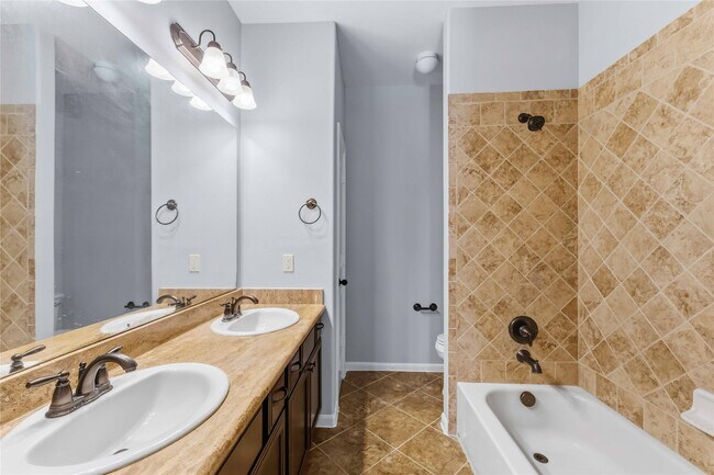 Building Photo - 25327 Oak Knot Dr