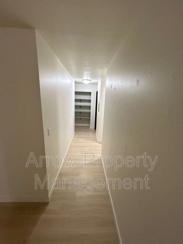 Building Photo - 215 E Arbor Ave