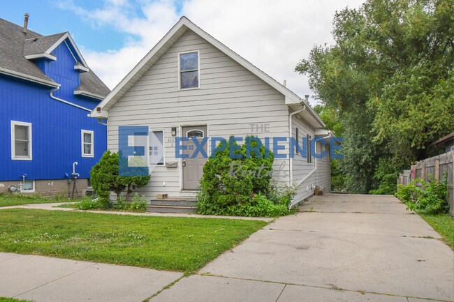 Building Photo - 1115 N Duluth Ave
