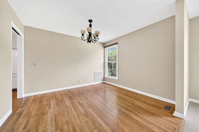 Building Photo - 121 Caldwell Dr