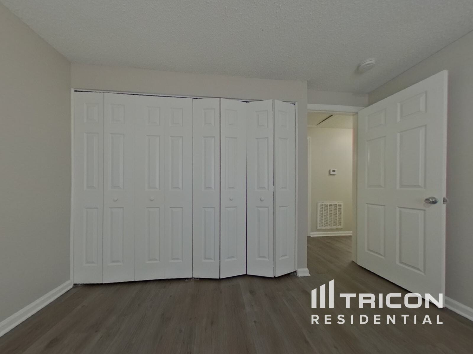 Building Photo - 201 Raintree Dr