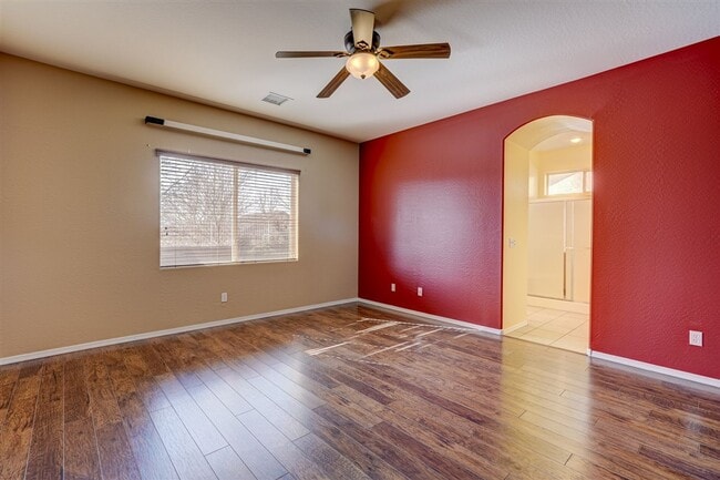 Building Photo - 4 bedroom, 2 bath Home in Quailwood