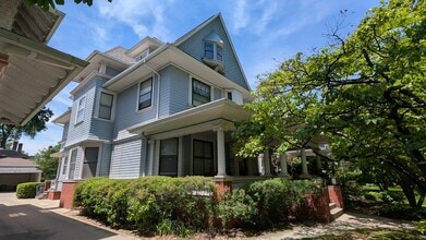 Building Photo - 2257 Scottwood Ave