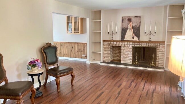 Building Photo - 61 Foxcroft Rd
