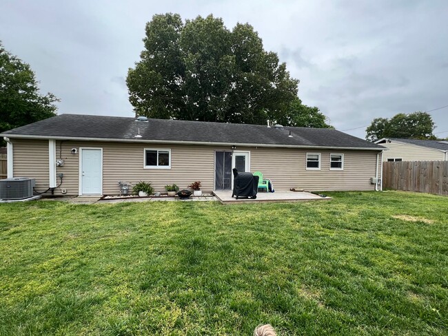 Building Photo - 3BD/2BA Completely Remodeled Ranch in Arag...